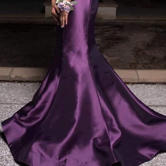 Stunning eggplant Purple Alyce Sz 2 - Picture 2 of 7